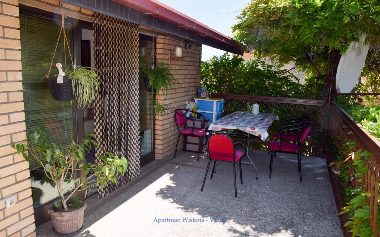 Apartman Wisteria Vranje Eksteriør billede